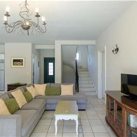 3 bedroom villa with heated pool in Kassiopi, Corfu, sleeps 6